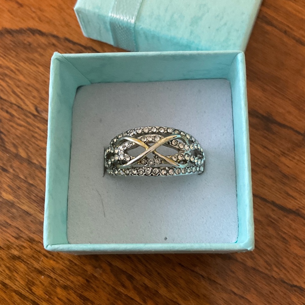 Elegant Silver Infinity Ring